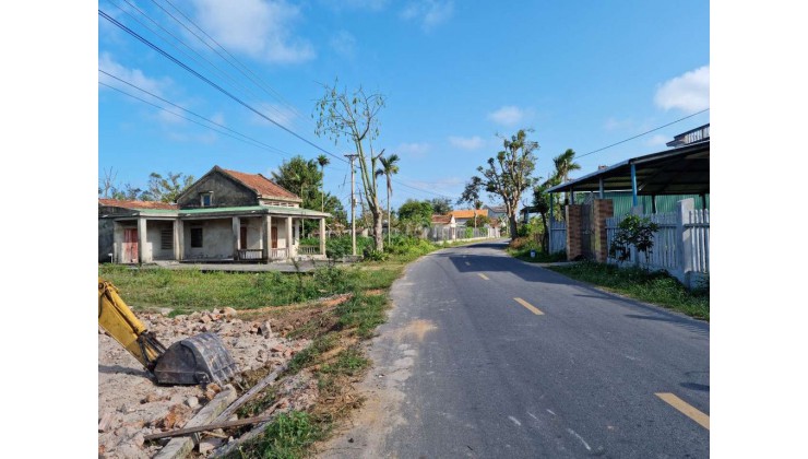 Cần Bán Gấp lô đất 180m2 120 thổ cư Tại chợ Lộc Thái- Bình Phước